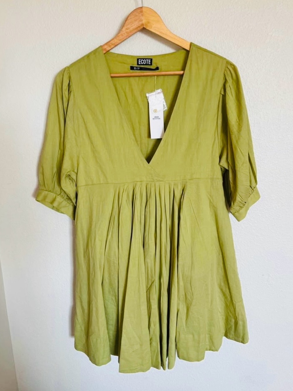 Ecote Vero Shapeless V-neck Mini Dress Urban Outfitters / New With Tags